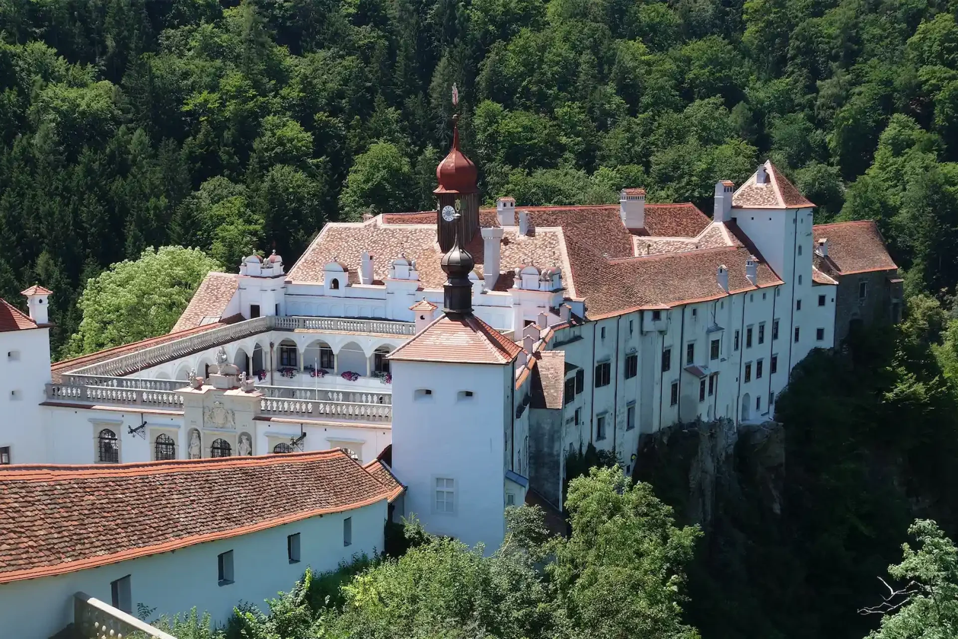 Schloss-Herberstein-Drohnenaufnahme-1